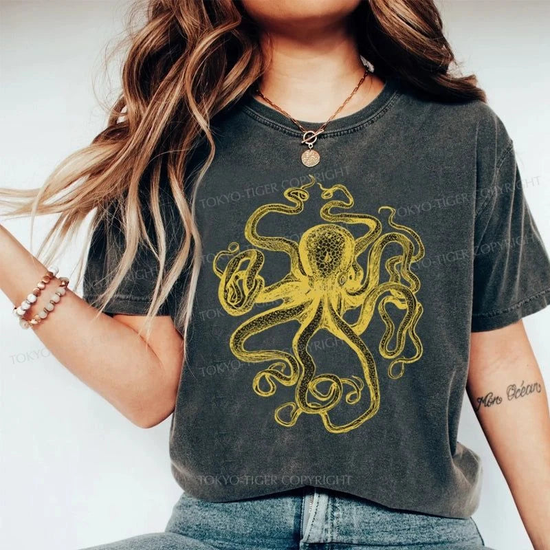 Tokyo-Tiger Golden Octopus Drawing Washed T-Shirt